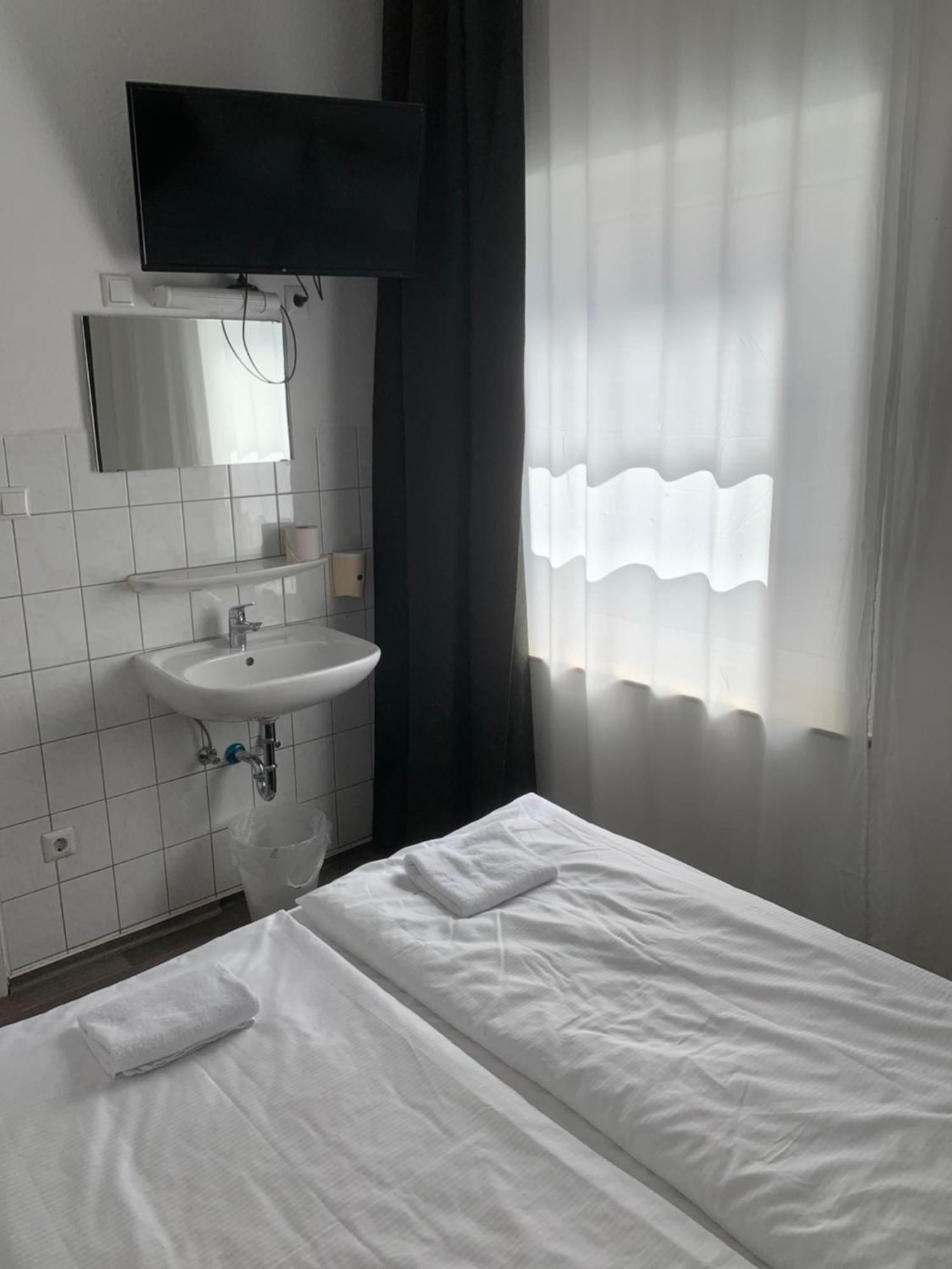 Hotel Bee Fang Hamburg Bagian luar foto
